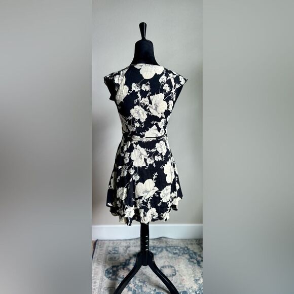 Free People Women's "French Quarter" Floral Boho Chic Cowgirl Wrap Dress Size XS - Picture 2 of 8